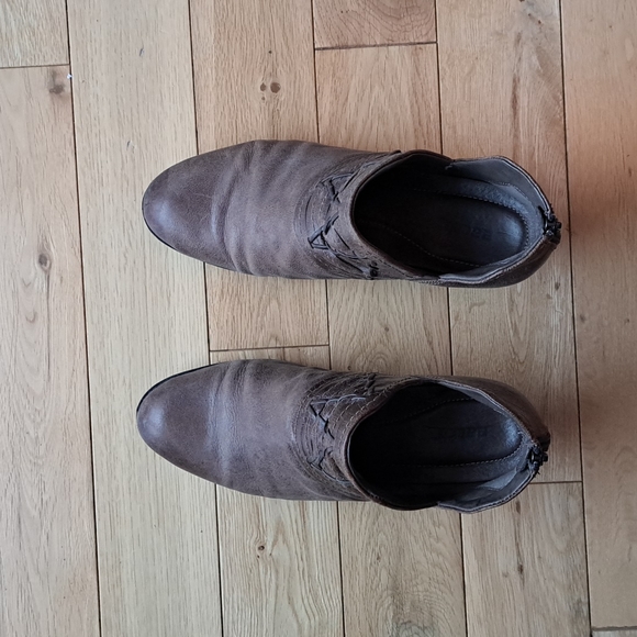 earth boots - Picture 3 of 5